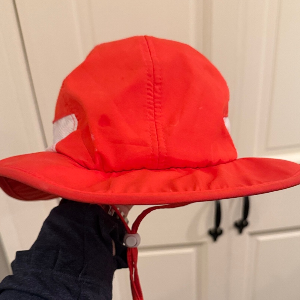 SwimZip Red Sun Hat - Picture 7 of 9